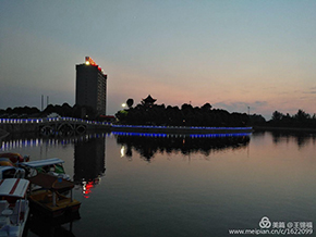 齐安湖夜景